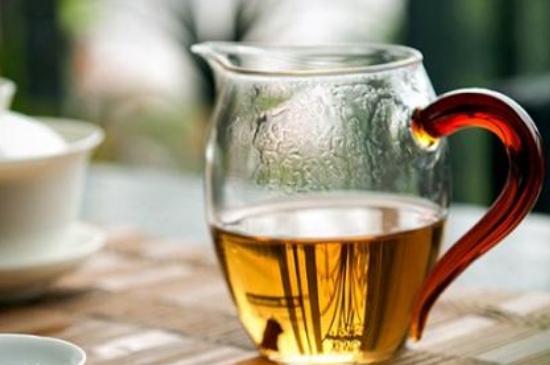 福鼎白茶能長(zhǎng)時(shí)間悶泡嗎，老白茶可以悶著喝嗎？