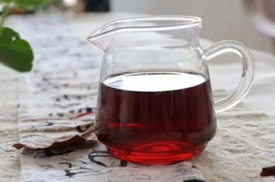 黑茶調(diào)理婦科病，女人喝黑茶好處太多了！