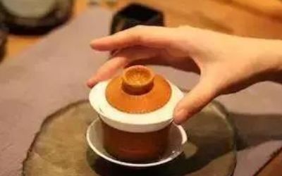 三才蓋碗的正確拿法，三才蓋碗抓碗法圖解