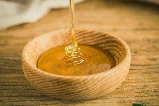 老茶浸蜜有什么功效，茶葉浸蜂蜜治咳嗽