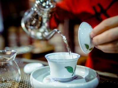 千萬(wàn)別做兼職茶藝師，女人學(xué)茶藝好嗎？