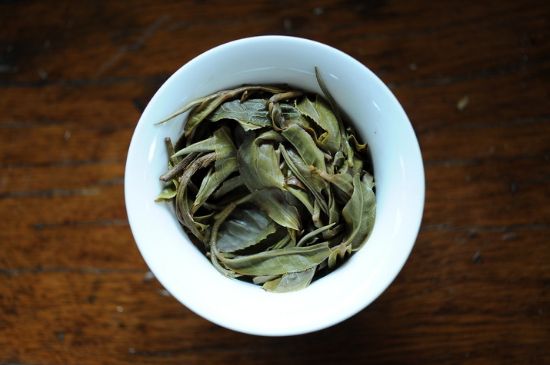 干吃茶葉致癌嗎，長期吃干茶葉的危害