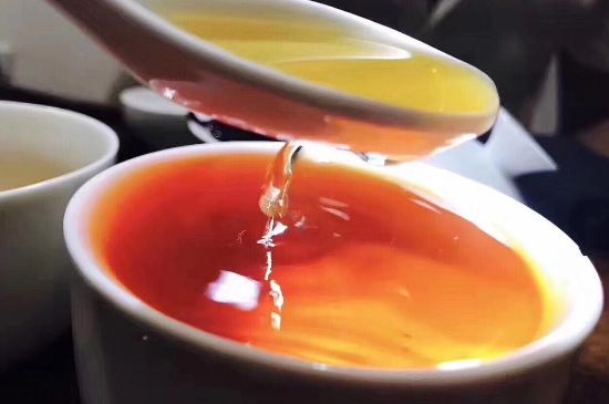 女人喝肉桂紅茶有什么好處，肉桂加紅茶的功效與作用