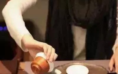 三才蓋碗的正確拿法，三才蓋碗抓碗法圖解