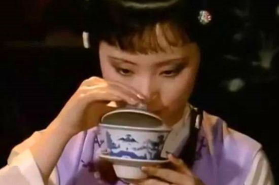 女士喝茶優(yōu)雅姿勢(shì)，女士正確喝茶姿勢(shì)禮儀