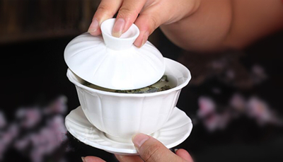 三才蓋碗的正確拿法，三才蓋碗抓碗法圖解