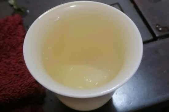 春茶上市白茶的好壞怎么區(qū)分，春白茶怎么分辨好不好？