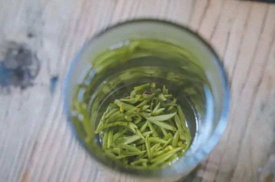 泡好的茶水放冰箱能保存多久，泡好的茶冷藏放多久？