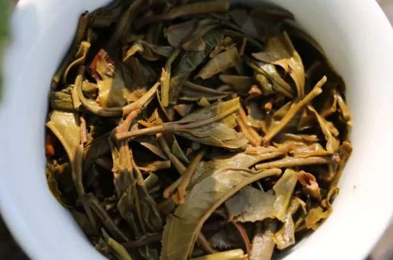 什么茶葉容易放香精，香精茶有什么危害？