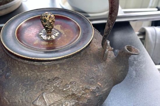 國產(chǎn)鐵壺危害，便宜鐵壺有毒嗎