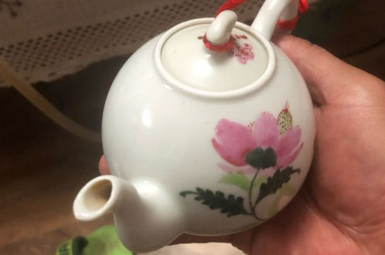 瓷壺適合泡什么茶，瓷器茶具喝什么茶好