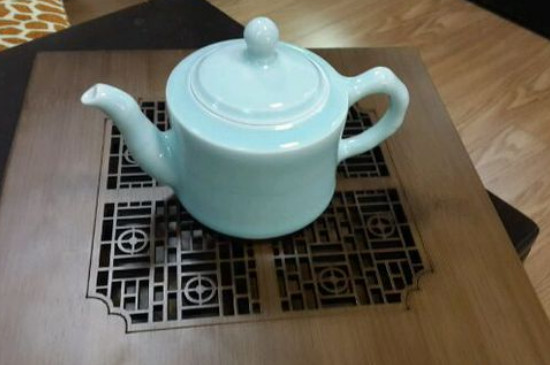 瓷壺適合泡什么茶，瓷器茶具喝什么茶好