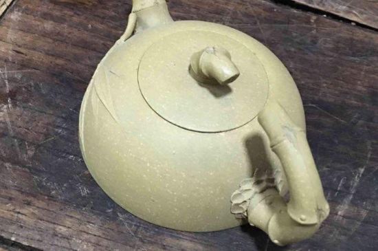 本山綠泥紫砂壺小黑點(diǎn)多嗎，真正本山綠泥會(huì)吐黑嗎？