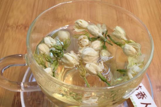 茉莉泡水禁忌，茉莉干花泡水的功效與禁忌