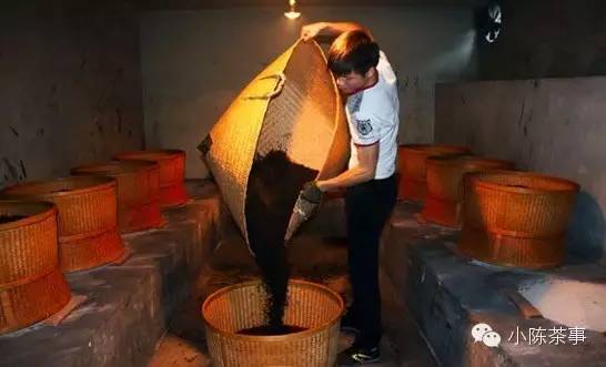 怎樣炭焙巖茶？揭秘武夷巖茶的炭焙技藝