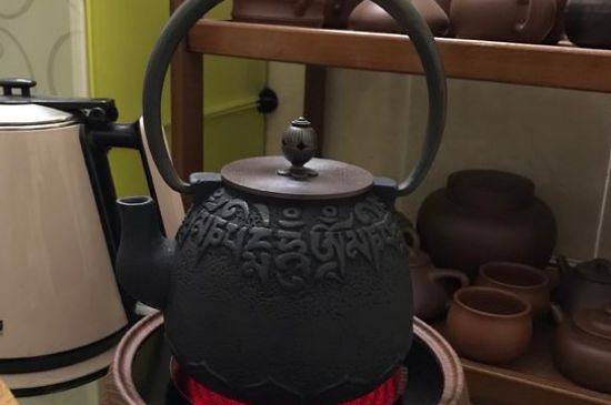 鐵壺生銹燒的水有害嗎，鐵壺內(nèi)壁生銹怎么辦