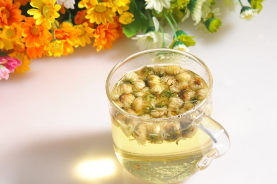 喝菊花茶有什么效果，女人長期喝菊花茶好嗎？
