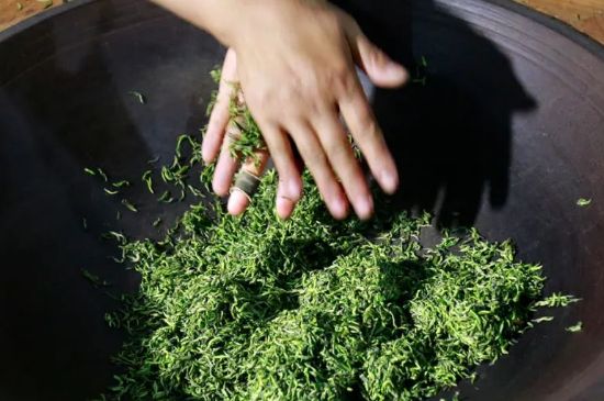 茶葉怎么炒制才香，怎樣炒茶葉更香？