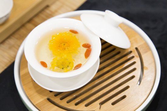 菊花茶天天喝行嗎，每天喝菊花泡茶喝好嗎？