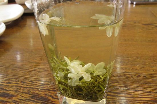 茉莉龍珠可以和什么一起泡茶，茉莉龍珠茶能加蜂蜜嗎？