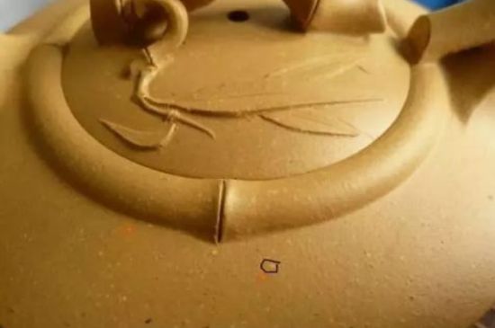 本山綠泥紫砂壺小黑點(diǎn)多嗎，真正本山綠泥會(huì)吐黑嗎？