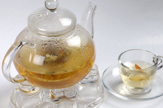 經(jīng)常菊花泡水好嗎，喝菊花茶有什么好處？