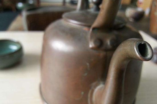 用銅壺?zé)惺裁唇?，銅壺煮水的兩大忌諱和好處