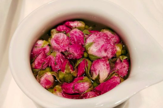 玫瑰花泡水喝的9大禁忌，喝玫瑰花茶有什么禁忌