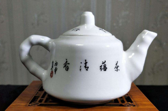 瓷壺適合泡什么茶，瓷器茶具喝什么茶好