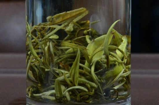 茉莉龍珠什么季節(jié)喝，夏天適合喝茉莉龍珠茶