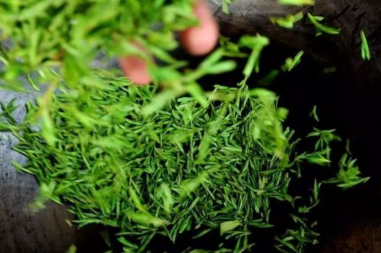 龍井茶炒茶葉怎么炒出好茶色，茶葉怎樣做出來(lái)最綠？