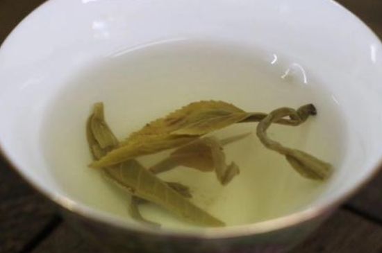 茉莉龍珠泡開后為什么都是梗，茉莉龍珠泡開后什么樣？