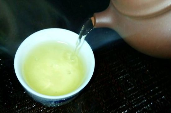 一天什么時候喝黑茶最好，喝黑茶一天最佳時間和季節(jié)