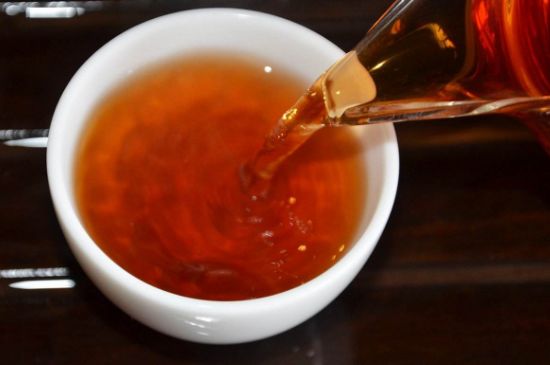 茯磚茶與普洱茶哪個(gè)好，茯茶和普洱茶口味區(qū)別