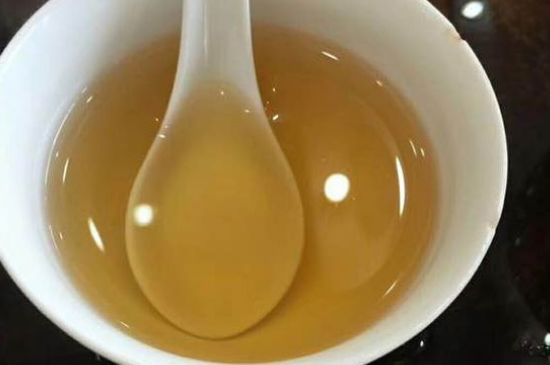 女人喝金駿眉的好處和壞處，女性喝金駿眉可減肥養(yǎng)顏