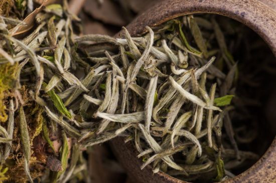 福鼎白茶要喝老的嗎，為什么喝白茶要喝老茶存新茶？