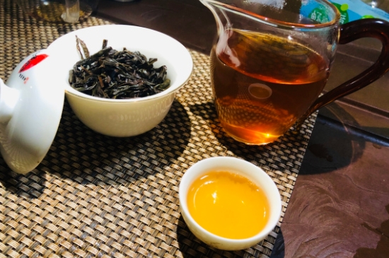 為什么喝巖茶會(huì)上火，巖茶喝多上火怎么辦？