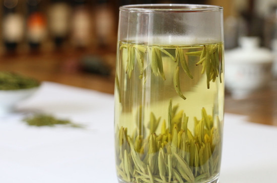 竹葉青茶泡不立起來怎么回事，竹葉青茶怎么泡立起來