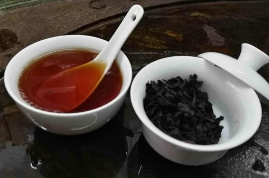 肉桂茶和大紅袍哪個(gè)貴，武夷山肉桂與大紅袍的價(jià)格比較