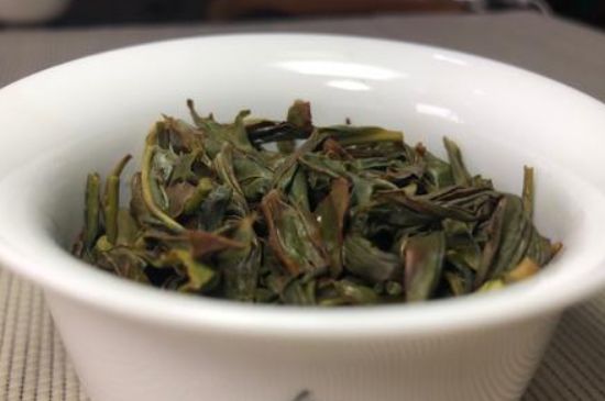 蜜蘭香和鴨屎香區(qū)別，鳳凰單樅鴨屎香vs蜜蘭香圖片對(duì)比