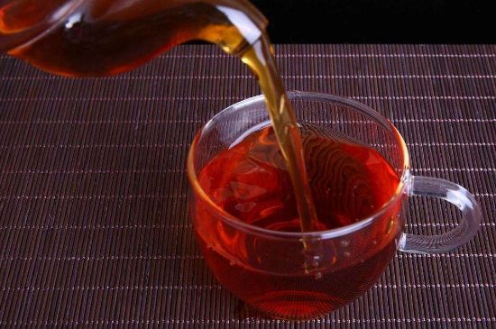 紅茶會(huì)加重濕氣嗎，喝什么茶能去除體內(nèi)濕氣