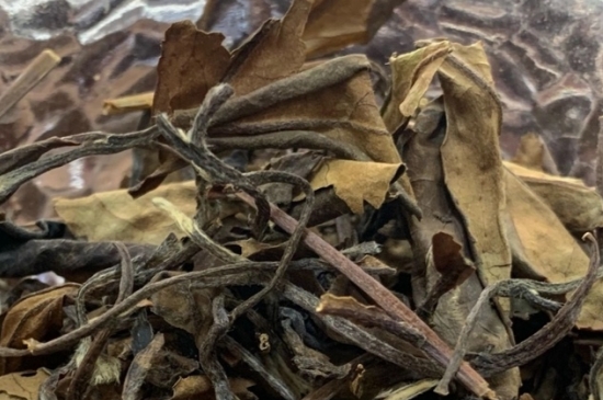 老白茶上火還是去火？夏季喝煮的老白茶會(huì)容易上火！