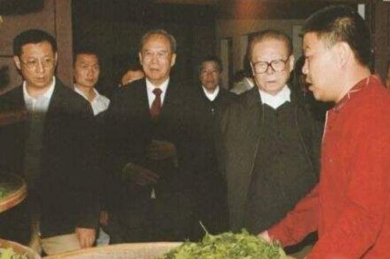 母樹大紅袍給誰喝了，為什么母樹大紅袍叫三棵六株？