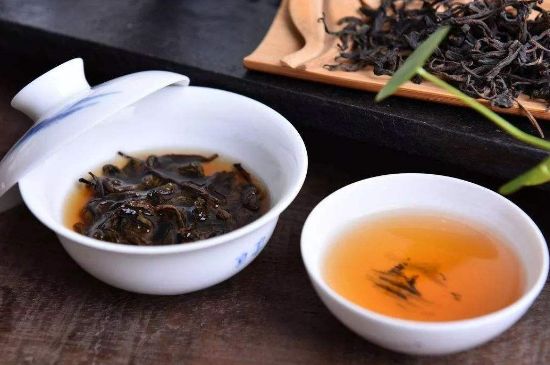 茯磚茶與普洱茶哪個(gè)好，茯茶和普洱茶口味區(qū)別
