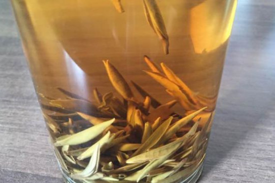 白毫銀針年份久的有什么香，陳年白毫銀針的香氣