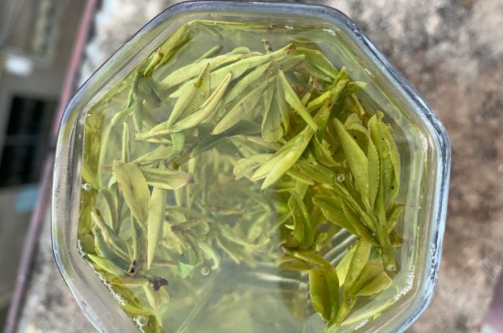 西湖龍井茶頭采和二采區(qū)別，明前龍井一采和二采什么味道？