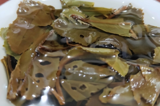 白茶三年為藥七年為寶的原理，為什么說一年茶三年藥七年寶？