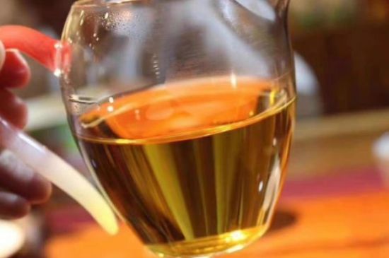 女人晚上喝紅茶好嗎，女人紅茶啥時候喝最好？