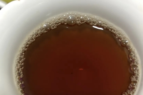 老白茶上火還是去火？夏季喝煮的老白茶會(huì)容易上火！