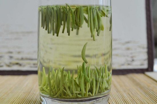 雀舌和竹葉青的區(qū)別，雀舌對(duì)比竹葉青圖片